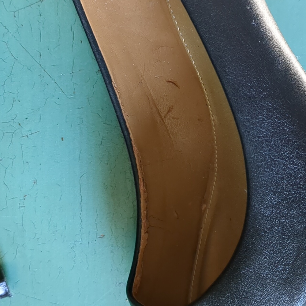 Coach Zan Two Tone Black/ Snake Skin heels Size 9 - Picture 9 of 16